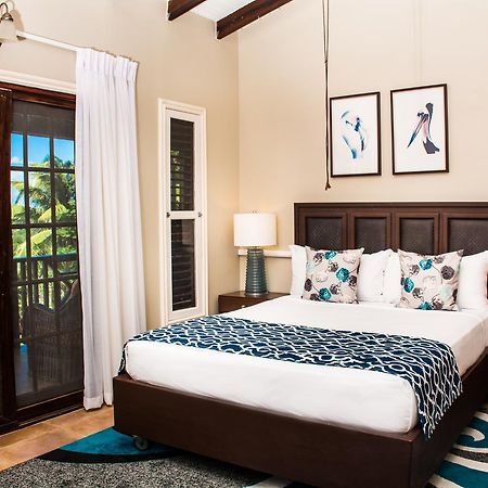Heavenly Suites La Feuillet Екстериор снимка