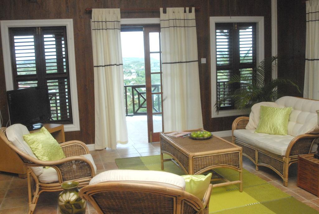 Heavenly Suites La Feuillet Екстериор снимка