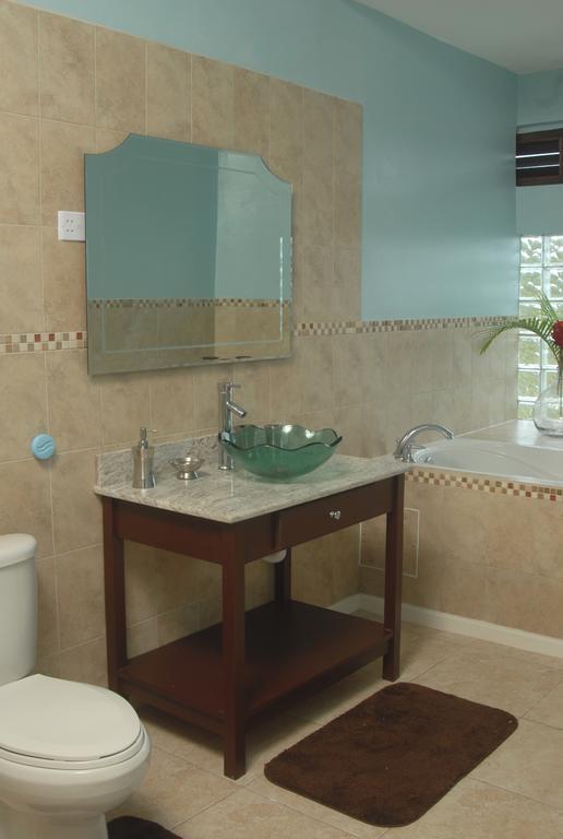 Heavenly Suites La Feuillet Екстериор снимка