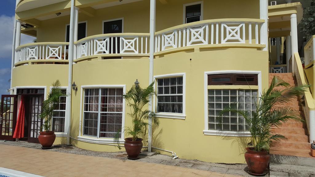Heavenly Suites La Feuillet Екстериор снимка