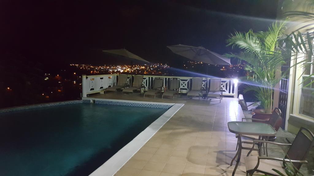 Heavenly Suites La Feuillet Екстериор снимка