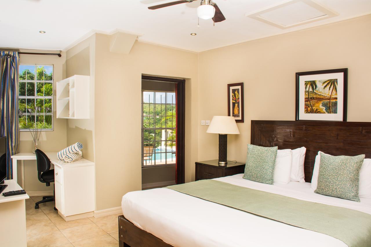 Heavenly Suites La Feuillet Екстериор снимка