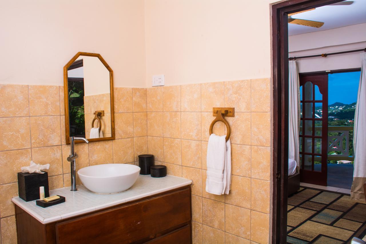 Heavenly Suites La Feuillet Екстериор снимка