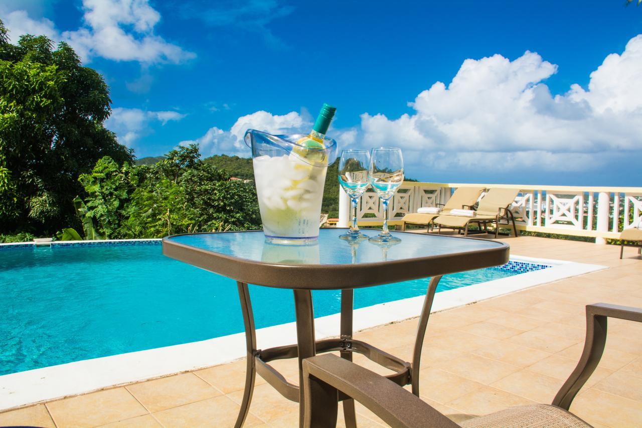 Heavenly Suites La Feuillet Екстериор снимка