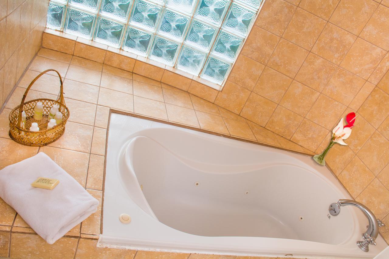 Heavenly Suites La Feuillet Екстериор снимка
