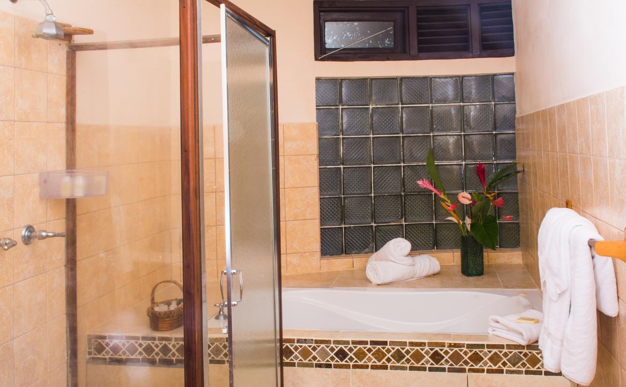 Heavenly Suites La Feuillet Екстериор снимка