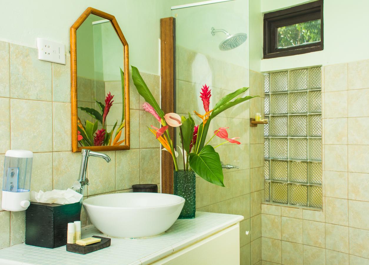 Heavenly Suites La Feuillet Екстериор снимка