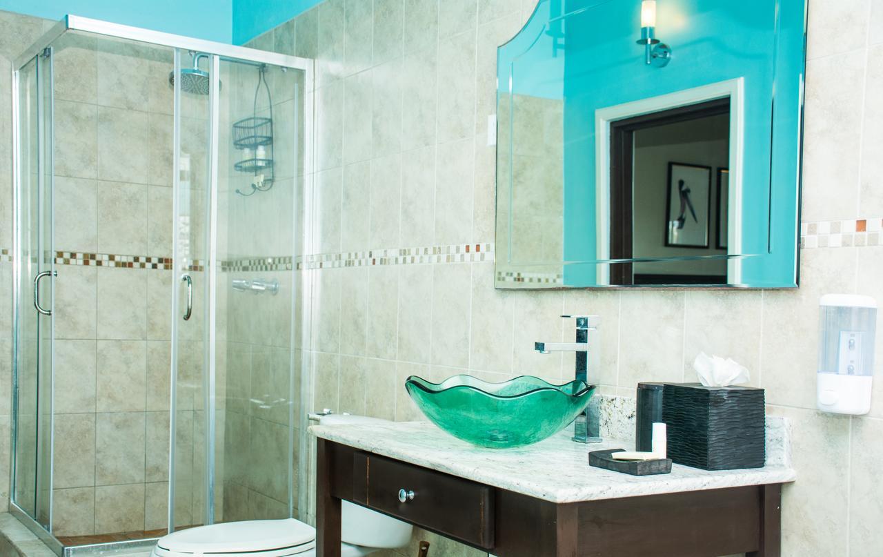 Heavenly Suites La Feuillet Екстериор снимка